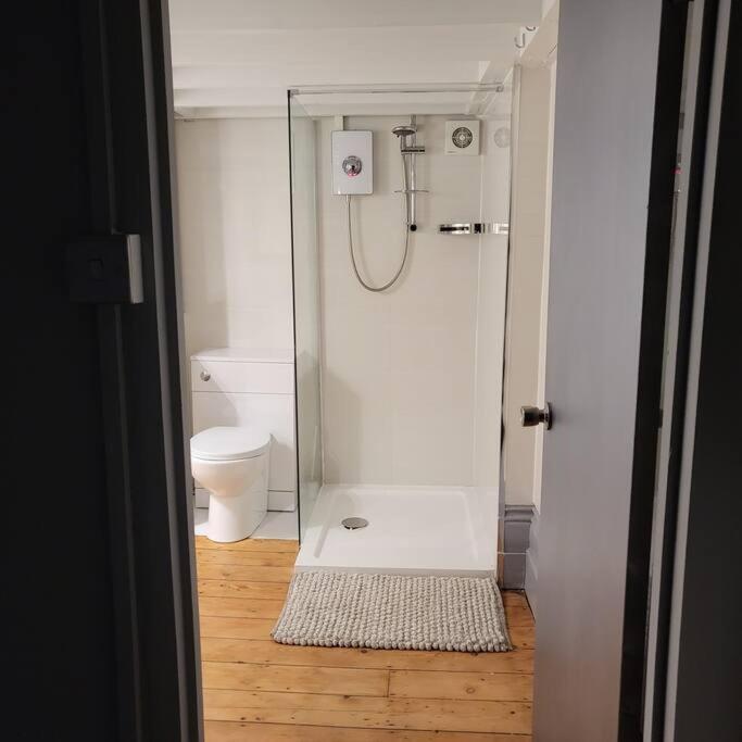 5 Luxury Spacious Loft - Prime Location - Comfortable Bed & Sofa Brighton Bagian luar foto