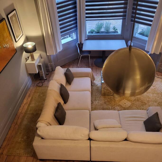 5 Luxury Spacious Loft - Prime Location - Comfortable Bed & Sofa Brighton Bagian luar foto